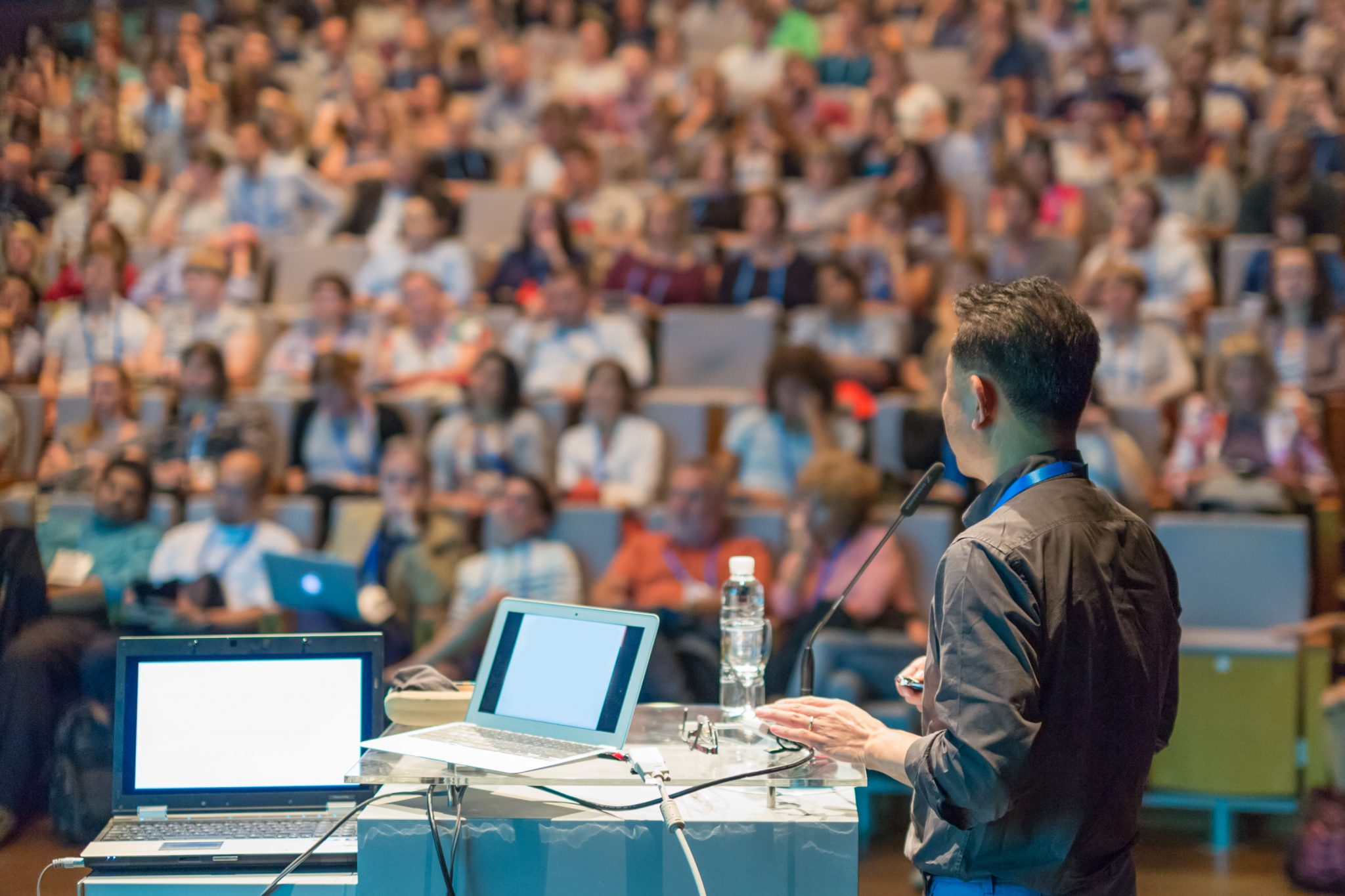 Interpretación simultánea de conferencias científico-técnicas