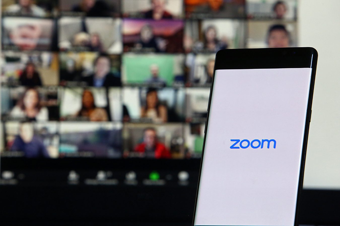 Interpretacion Simultanea De Videoconferencias Con Zoom