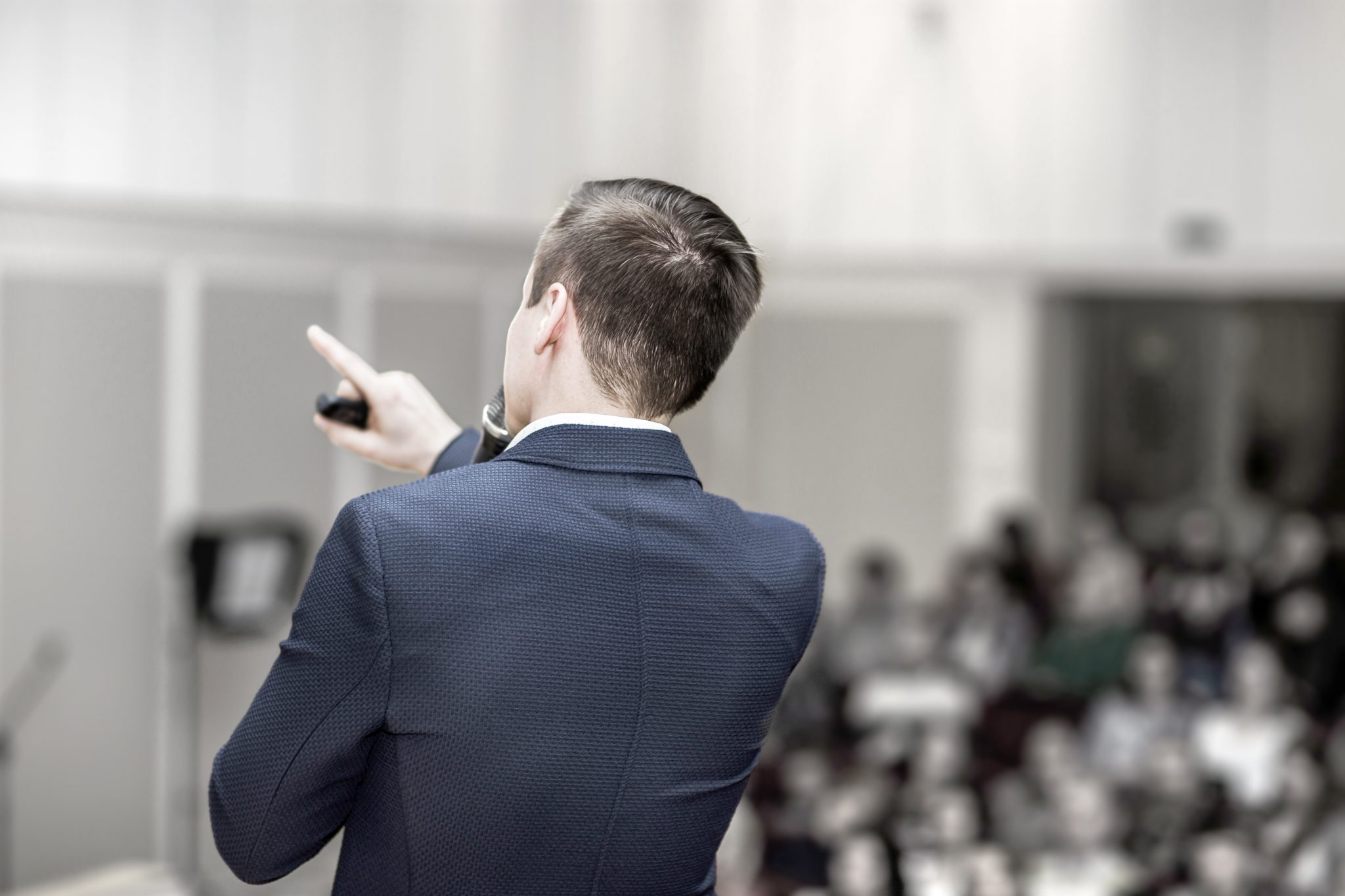 conferencias con interpretacion simultanea - ponente internacional