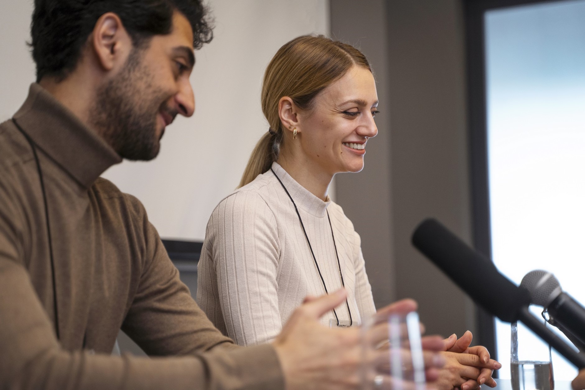 profesional de la interpretación simultanea de eventos - acompañamiento